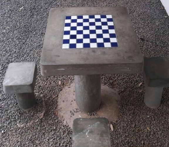 Conjunto de Mesa em Concreto com Tabuleiro de Jogos MS03 - Banco